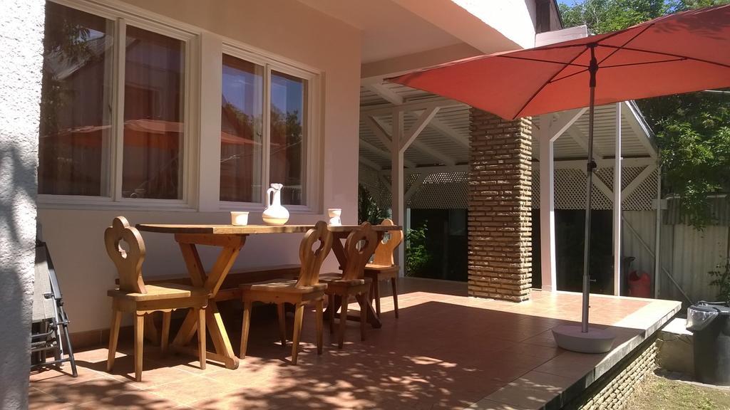 Eva Vendeghaz Villa Balatonlelle Exterior foto